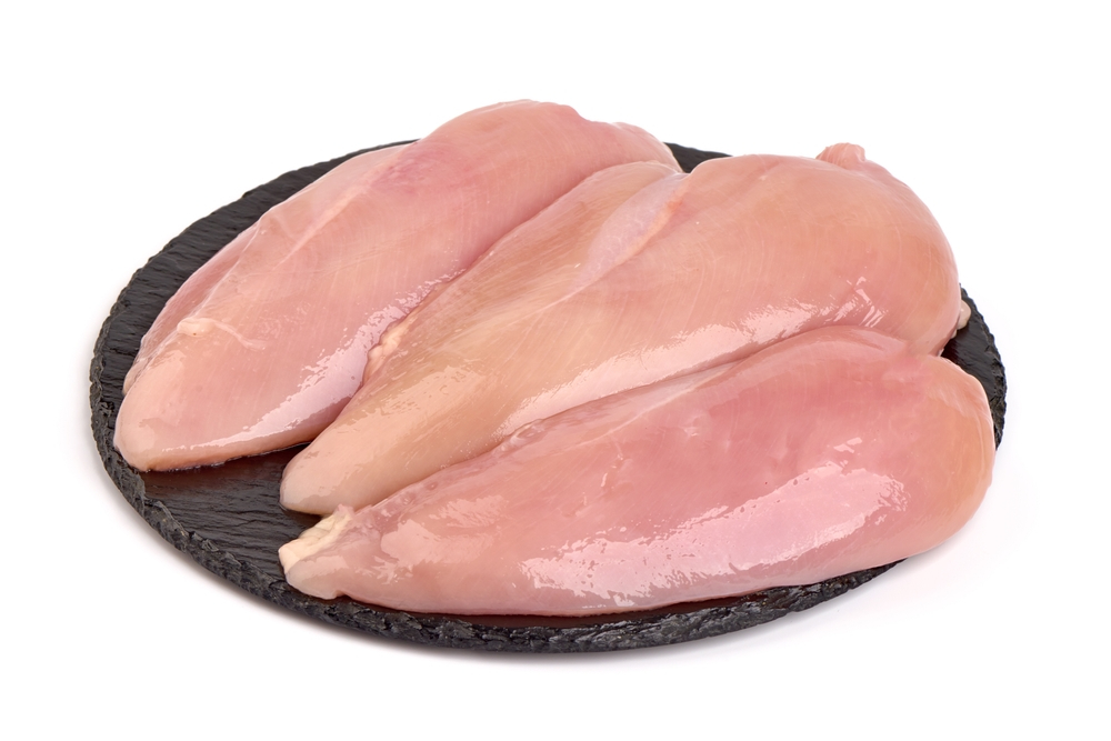 Can Dogs Eat Raw Chicken Breast? Vet Verified Nutrition Facts & Precautions – Dogster